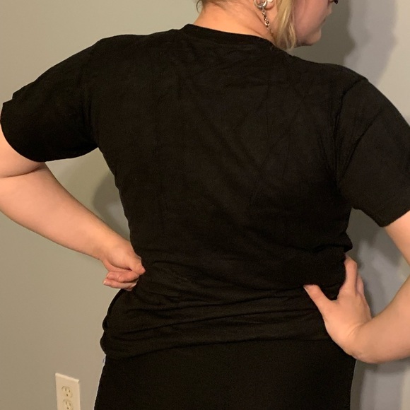 Queen tee - Picture 2 of 2